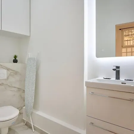 Marais - Modern Apartment Paris