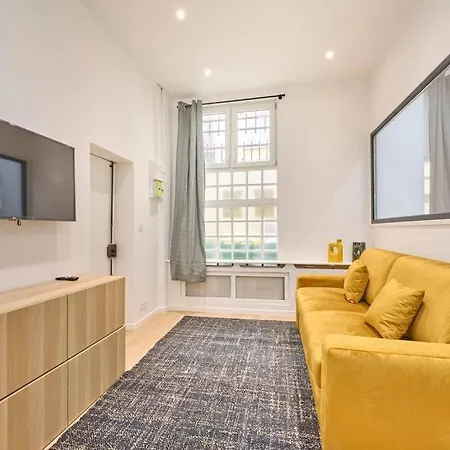 Marais - Modern Apartment Paris
